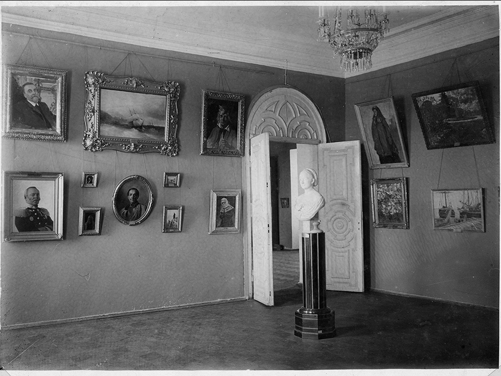 Зал русской живописи 2 пол. XIX в. 1929 г. Фото М.С. Заблоцкого